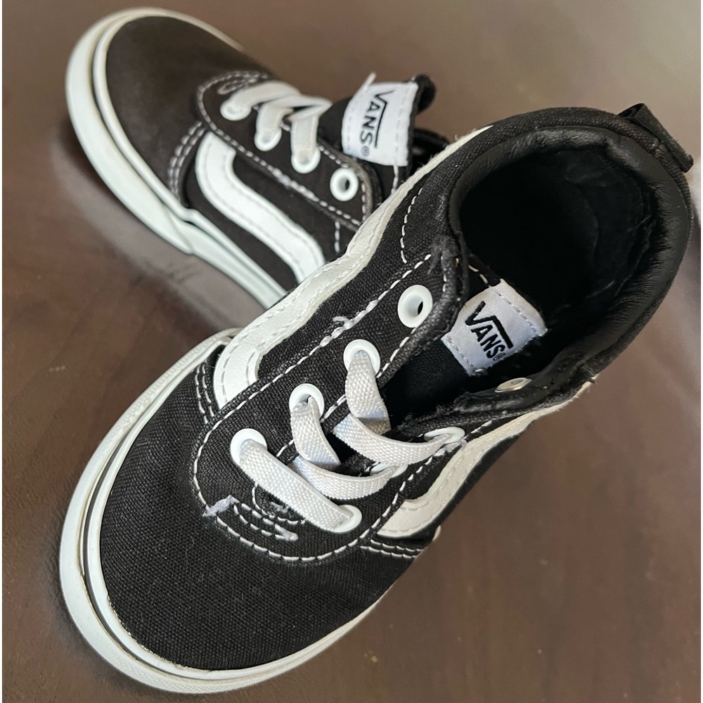 size 7 Used toddler vans